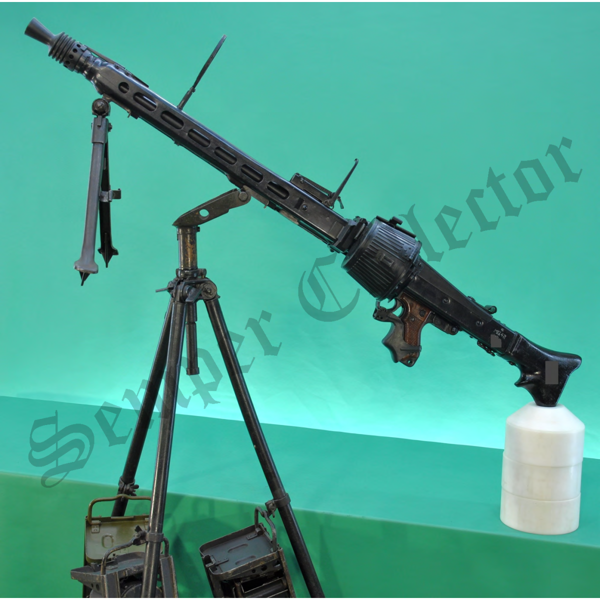 MG42 Anti-Aircraft Steel Tripod 40 (Original Dreibein 40 AA WW2 Luftwaffe)